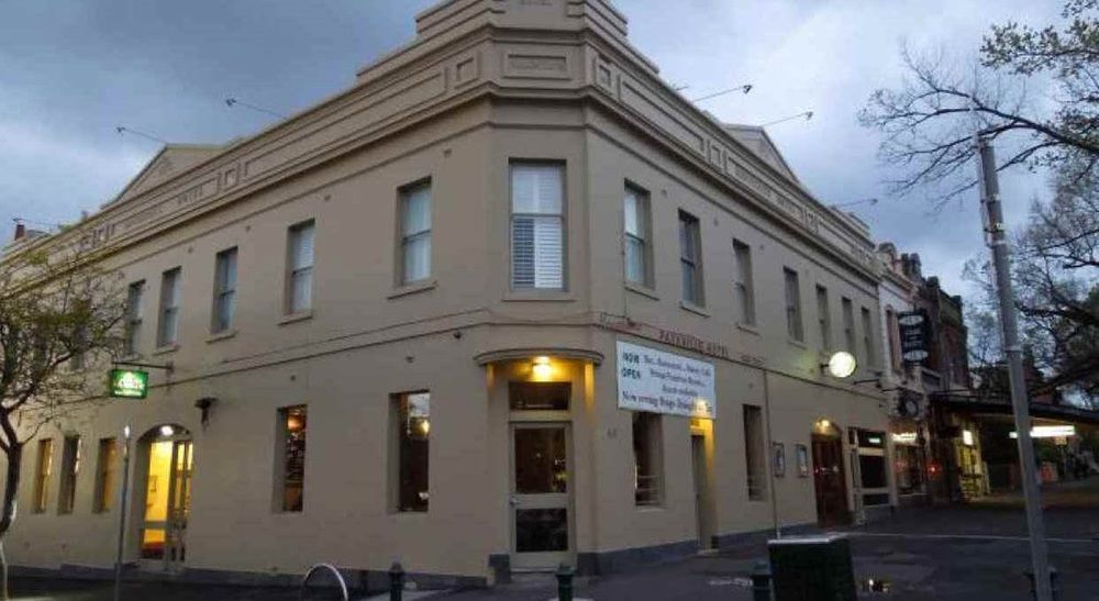 Naughtons Hotel Melburne Exterior foto